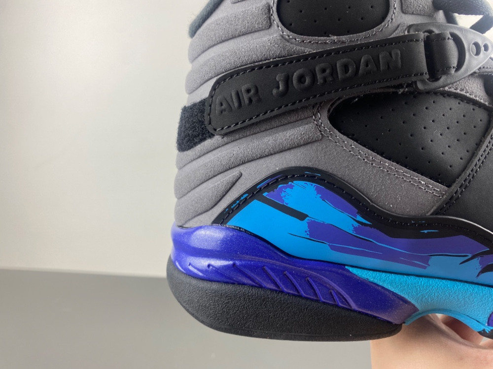 Air Jordan 8 Retro