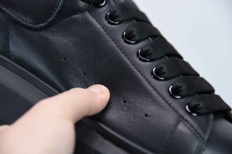 alexer mceen sneakers